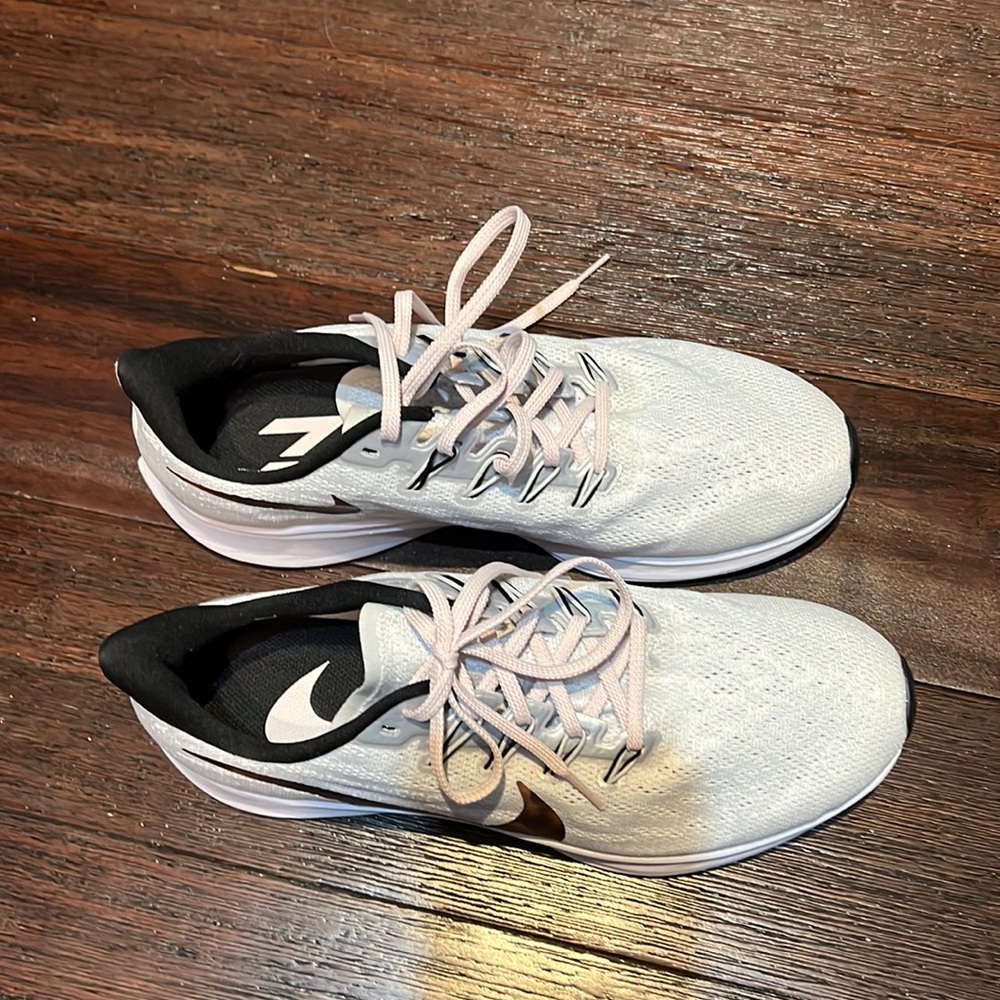Nike Pegasus 36. Size 10.5 women. Tortoise shell swoosh, blush pink laces